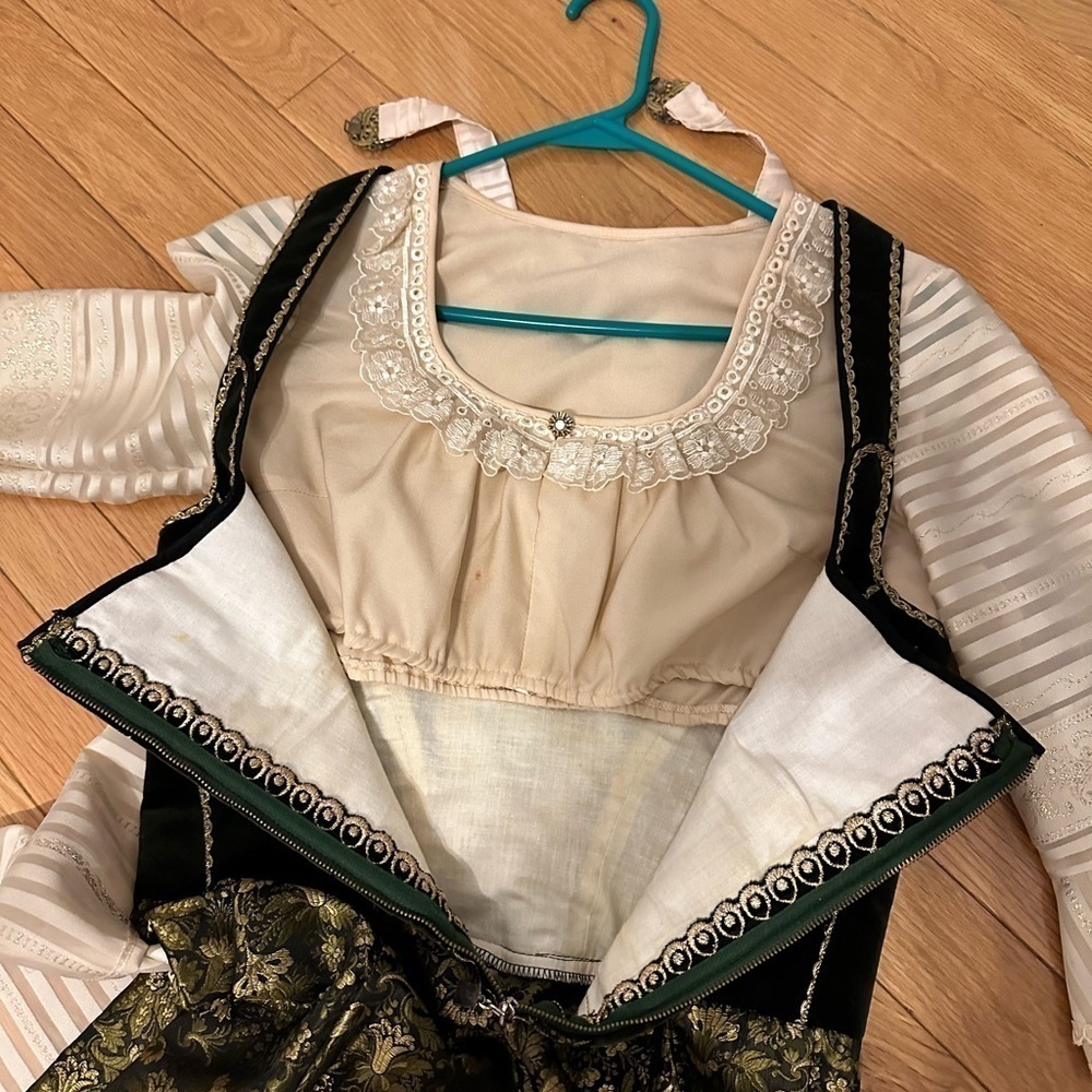 Vintage Authentic huber dirndl - Picture 11 of 16